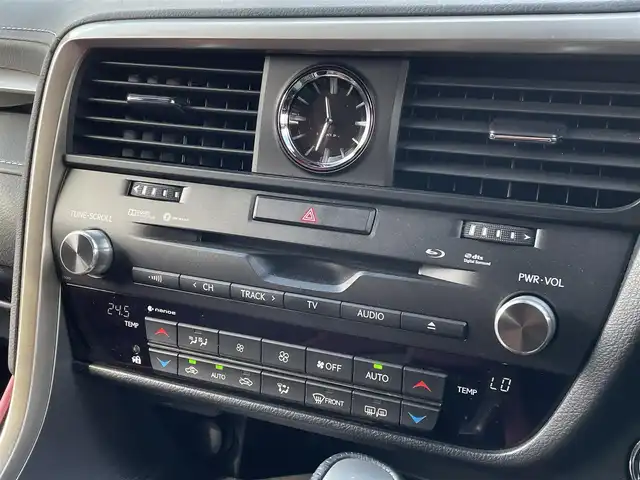 レクサス ＲＸ 450h Fスポーツ 新潟県 2016(平28)年 3.9万km ホワイトノーヴァガラスフレーク 4WD/純正メモリナビ/CD/DVD/BD/BT/フルセグテレビ/バックカメラ/ETC2.0/ドライブレコーダー/サンルーフ/衝突被害軽減ブレーキ/レーンキープアシスト/クルーズコントロール/革シート/パワーシート/シートヒーター /エアシート/ステアリングヒーター/ステアリングスイッチ/パドルシフト/パワーバックドア/コーナーセンサー/スマートキー/プッシュスタート/LEDライト/オートライト/オートハイビーム/フォグランプ/純正20インチアルミホイール