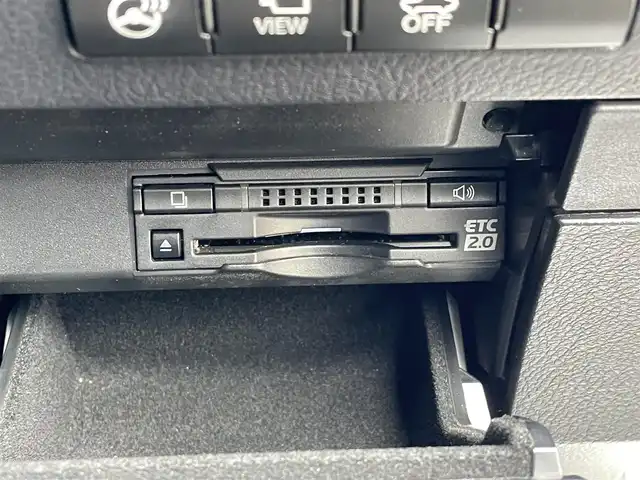 レクサス ＲＸ 450h Fスポーツ 新潟県 2016(平28)年 3.9万km ホワイトノーヴァガラスフレーク 4WD/純正メモリナビ/CD/DVD/BD/BT/フルセグテレビ/バックカメラ/ETC2.0/ドライブレコーダー/サンルーフ/衝突被害軽減ブレーキ/レーンキープアシスト/クルーズコントロール/革シート/パワーシート/シートヒーター /エアシート/ステアリングヒーター/ステアリングスイッチ/パドルシフト/パワーバックドア/コーナーセンサー/スマートキー/プッシュスタート/LEDライト/オートライト/オートハイビーム/フォグランプ/純正20インチアルミホイール