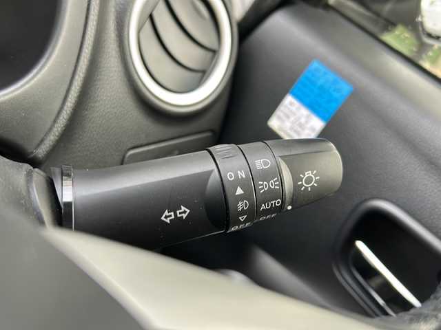 三菱 ｅＫカスタム T e－アシスト 岐阜県 2015(平27)年 6.8万km シルキーホワイト 登録時走行距離67209km/社外ナビ/バックモニター/フルセグテレビ/ドライブレコーダー/ターボチャージャー/LEDヘッドライト/スマートキー/プッシュスタート/オートライト/純正アルミホイール/純正フロアマット/禁煙車/ipod接続/ドアバイザー