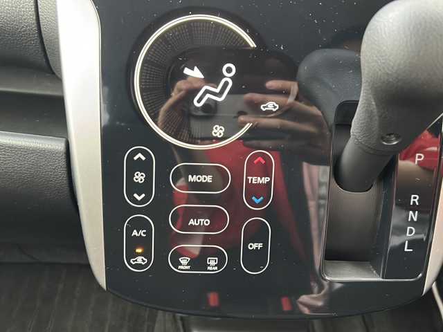 三菱 ｅＫカスタム T e－アシスト 岐阜県 2015(平27)年 6.8万km シルキーホワイト 登録時走行距離67209km/社外ナビ/バックモニター/フルセグテレビ/ドライブレコーダー/ターボチャージャー/LEDヘッドライト/スマートキー/プッシュスタート/オートライト/純正アルミホイール/純正フロアマット/禁煙車/ipod接続/ドアバイザー