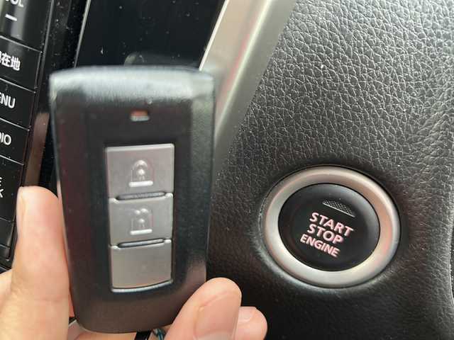 三菱 ｅＫカスタム T e－アシスト 岐阜県 2015(平27)年 6.8万km シルキーホワイト 登録時走行距離67209km/社外ナビ/バックモニター/フルセグテレビ/ドライブレコーダー/ターボチャージャー/LEDヘッドライト/スマートキー/プッシュスタート/オートライト/純正アルミホイール/純正フロアマット/禁煙車/ipod接続/ドアバイザー