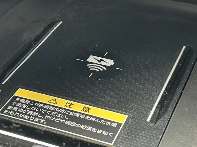 ホンダ ヴェゼル ハイブリッド e:HEV Z 大阪府 2023(令5)年 1.5万km クリスタルブラックパール ホンダセンシング/・アダプティクブクルーズコントロール/・衝突軽減ブレーキ/・レーンキープアシスト/・先行車発進お知らせ機能/・オートハイビーム/純正ナビ/・Bluetooth/フルセグTV/CD/DVD/USB/　ラジオ/主要装備/・横滑り防止装置/・ダウンヒルアシストコントロール/・BSM/・電動リアゲート/・ステアリングヒーター/・ステアリングスイッチ/・パドルシフト/・オートホールド/・置くだけ充電/・ハーフレザーシート/・シートヒーター/・チップアップシート/・ドライブレコーダー/・ETC2.0