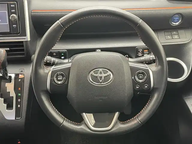 トヨタ シエンタ ハイブリッド G クエロ 愛知県 2018(平30)年 4.1万km クールボルドーガラスフレーク 純正ナビ　シートヒーター　禁煙　バックカメラ　フルセグ　Ｂｌｕｅｔｏｏｔｈ　両側パワスラ　純正ドラレコ　セーフティセンス　衝突軽減　車線逸脱　純正１６インチＡＷ　ＬＥＤオートライト　フォグ　純正マット　オートハイビーム　黒ハーフレザー　プッシュスタート　スマートキー