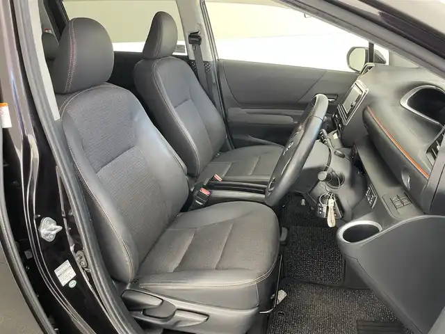 トヨタ シエンタ ハイブリッド G クエロ 愛知県 2018(平30)年 4.1万km クールボルドーガラスフレーク 純正ナビ　シートヒーター　禁煙　バックカメラ　フルセグ　Ｂｌｕｅｔｏｏｔｈ　両側パワスラ　純正ドラレコ　セーフティセンス　衝突軽減　車線逸脱　純正１６インチＡＷ　ＬＥＤオートライト　フォグ　純正マット　オートハイビーム　黒ハーフレザー　プッシュスタート　スマートキー