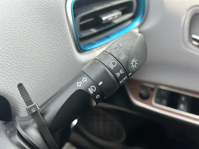 トヨタ プリウス ＰＨＶ S ナビパッケージ 岡山県 2017(平29)年 6.1万km ホワイトパールクリスタルシャイン 登録時走行距離60124km/純正11.6インチナビ/フルセグTV(AM.FM.TV.BT)/バックカメラ/ETC2.0/ドライブレコーダー/シートヒーター/ステアリングヒーター/クリアランスソナー/衝突軽減ブレーキ/レーダークルーズコントロール/レーンキープアシスト/オートマチックハイビーム/アイドリングストップ/15インチ純正AW/純正フロアマット