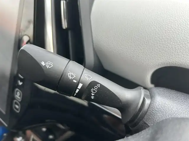トヨタ プリウス ＰＨＶ S ナビパッケージ 岡山県 2017(平29)年 6.1万km ホワイトパールクリスタルシャイン 登録時走行距離60124km/純正11.6インチナビ/フルセグTV(AM.FM.TV.BT)/バックカメラ/ETC2.0/ドライブレコーダー/シートヒーター/ステアリングヒーター/クリアランスソナー/衝突軽減ブレーキ/レーダークルーズコントロール/レーンキープアシスト/オートマチックハイビーム/アイドリングストップ/15インチ純正AW/純正フロアマット