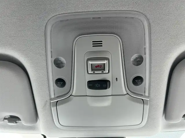 トヨタ プリウス ＰＨＶ S ナビパッケージ 岡山県 2017(平29)年 6.1万km ホワイトパールクリスタルシャイン 登録時走行距離60124km/純正11.6インチナビ/フルセグTV(AM.FM.TV.BT)/バックカメラ/ETC2.0/ドライブレコーダー/シートヒーター/ステアリングヒーター/クリアランスソナー/衝突軽減ブレーキ/レーダークルーズコントロール/レーンキープアシスト/オートマチックハイビーム/アイドリングストップ/15インチ純正AW/純正フロアマット