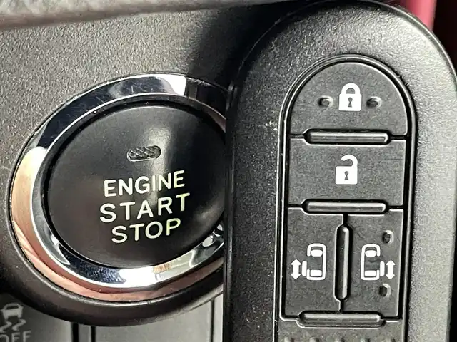 トヨタ ルーミー カスタムG－T 熊本県 2017(平29)年 3.4万km マゼンタベリーマイカM 純正9インチナビNSZT-Y66T/　（CD/DVD/フルセグTV）/バックカメラ/スマートアシストIII/・衝突回避支援ブレーキ機能/・衝突警報機能/・車線逸脱警報機能/・誤発進抑制制御機能/・先行車発進お知らせ機能/・前後コーナーセンサー/クルーズコントロール/ビルトインETC/純正前方ドライブレコーダー/両側パワースライドドア/LEDヘッドライト/オートライト/フォグランプ/横滑り防止装置/スマートキー/プッシュスタート/アイドリングストップ/ステアリングスイッチ/電動格納ミラー/純正１５インチAW/純正フロアマット/取扱説明書