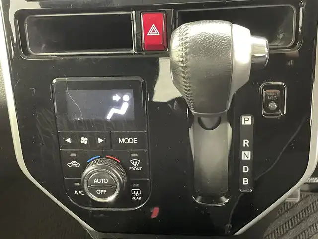 トヨタ ルーミー カスタムG－T 熊本県 2017(平29)年 3.4万km マゼンタベリーマイカM 純正9インチナビNSZT-Y66T/　（CD/DVD/フルセグTV）/バックカメラ/スマートアシストIII/・衝突回避支援ブレーキ機能/・衝突警報機能/・車線逸脱警報機能/・誤発進抑制制御機能/・先行車発進お知らせ機能/・前後コーナーセンサー/クルーズコントロール/ビルトインETC/純正前方ドライブレコーダー/両側パワースライドドア/LEDヘッドライト/オートライト/フォグランプ/横滑り防止装置/スマートキー/プッシュスタート/アイドリングストップ/ステアリングスイッチ/電動格納ミラー/純正１５インチAW/純正フロアマット/取扱説明書