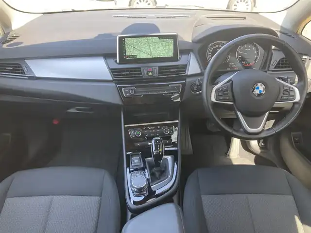 ＢＭＷ ２１８ｉ グランツアラー 熊本県 2019(令1)年 1.8万km アルピンホワイトⅢ ・スマートキー/・プッシュスタート/・インテリジェントセーフティ/・PDC自動起動/・パーキングアシスト/・クルーズコントロール(追従式)/・シートヒーター /・純正HDDナビ/　【DVD・Bluetooth・USB・MSV】/・バックカメラ/・ETC/・パワーバックドア/・LEDヘッドランプ/・LEDフォグランプ/・純正マット