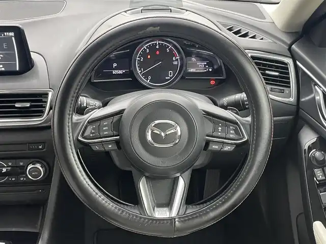 マツダ アクセラ スポーツ 15XD Lパッケージ 岡山県 2016(平28)年 6.1万km ソウルレッドプレミアムメタリック BOSEサウンド/純正ナビ/【フルセグ/Bluetooth/DVD】/純正18inアルミホイール+サマータイヤ：装着/レーダークルーズコントロール/ビルトインETC/LEDヘッドライト（AUTO機能付き）/オートハイビーム/運転席シートヒーター/バックカメラ/横滑り防止機能/衝突軽減システム/車線逸脱防止システム/スマートキー/ステアリングスイッチ/パドルシフト/プッシュスタート/コーナーセンサー/純正フロアマット
