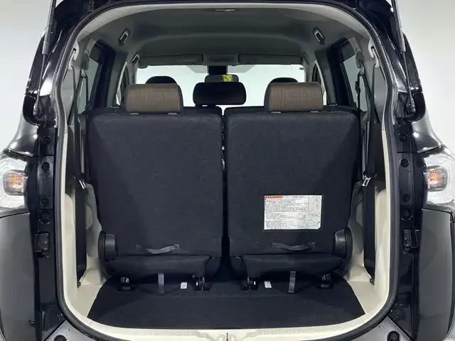 トヨタ シエンタ G 神奈川県 2017(平29)年 3.5万km ブラックマイカ 純正7型SDナビゲーション【NSZT-W66T】/AM FM フルセグ Bluetooth CD DVD SD/バックカメラ/両側パワースライドドア/セーフティセンス/レーンディパーチャーアラート/プリクラッシュセーフティ/先行車発進お知らせ機能/アイドリングストップ/前席シートヒーター/ステアリングリモコン/ビルトインETC/プッシュスタート/スマートキー/スペアキー/純正フロアマット/純正15インチアルミホイル/オートライト/オートマチックハイビーム/ドアバイザー