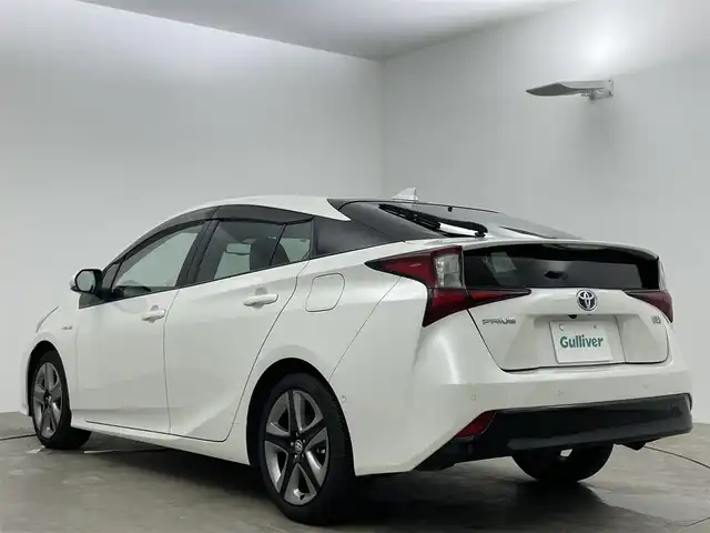 トヨタ プリウス A ツーリングセレクション 岡山県 2020(令2)年 4.8万km ホワイトパールクリスタルシャイン 純正９インチナビ/（フルセグ/Bluetooth/CD/DVD）/パノラミックビューモニター/衝突軽減ブレーキ/追従型クルーズコントロール/ビルトインＥＴＣ２．０/ＬＥＤヘッドライト/オートハイビーム/前席シートヒーター/ドライブレコーダー（前）/パーキングアシスト/純正フロアマット/トノカバー/ブラインドスポットモニター/TVキャンセラー/ISOFIX/ステアリングスイッチ/ヘッドアップディスプレイ/チルトステアリング/シートリフター/ウインカーミラー/ドアバイザー/スマートキー×2/取扱説明書/新車保証書