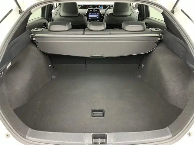 トヨタ プリウス A ツーリングセレクション 岡山県 2020(令2)年 4.8万km ホワイトパールクリスタルシャイン 純正９インチナビ/（フルセグ/Bluetooth/CD/DVD）/パノラミックビューモニター/衝突軽減ブレーキ/追従型クルーズコントロール/ビルトインＥＴＣ２．０/ＬＥＤヘッドライト/オートハイビーム/前席シートヒーター/ドライブレコーダー（前）/パーキングアシスト/純正フロアマット/トノカバー/ブラインドスポットモニター/TVキャンセラー/ISOFIX/ステアリングスイッチ/ヘッドアップディスプレイ/チルトステアリング/シートリフター/ウインカーミラー/ドアバイザー/スマートキー×2/取扱説明書/新車保証書