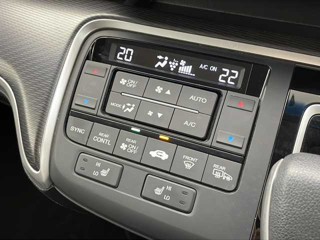 ホンダ ステップワゴン スパーダ eHEV G EXホンダS 新潟県 2020(令2)年 5.6万km プラチナホワイトパール ディーラー純正9インチナビ/(CD.DVD.SD.フルセグ.Bluetooth)/バックカメラ/ステアリングリモコン/LEDオートライト/両側パワースライドドア/ドライブレコーダー/ハーフレザーシート/前席シートヒーター/レーダークルーズコントロール/レーンキープアシスト/プッシュスタート/スマートキー×2/純正フロアマット