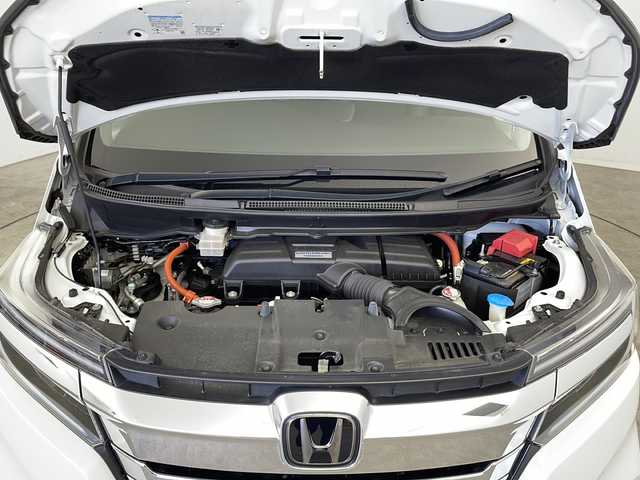 ホンダ ステップワゴン スパーダ eHEV G EXホンダS 新潟県 2020(令2)年 5.6万km プラチナホワイトパール ディーラー純正9インチナビ/(CD.DVD.SD.フルセグ.Bluetooth)/バックカメラ/ステアリングリモコン/LEDオートライト/両側パワースライドドア/ドライブレコーダー/ハーフレザーシート/前席シートヒーター/レーダークルーズコントロール/レーンキープアシスト/プッシュスタート/スマートキー×2/純正フロアマット