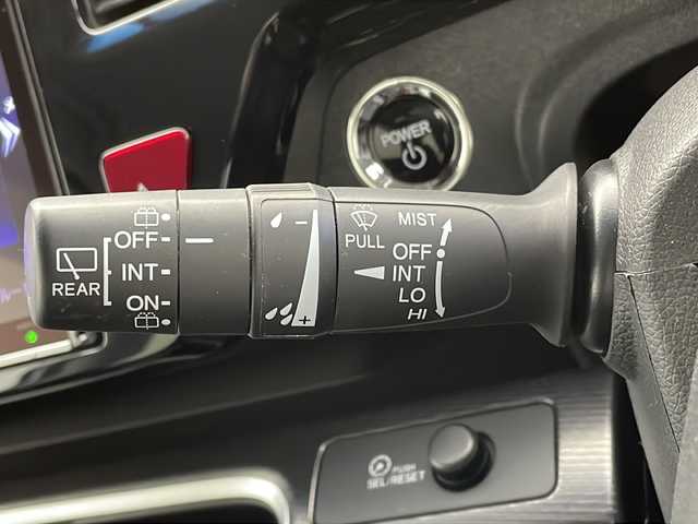ホンダ ステップワゴン スパーダ eHEV G EXホンダS 新潟県 2020(令2)年 5.6万km プラチナホワイトパール ディーラー純正9インチナビ/(CD.DVD.SD.フルセグ.Bluetooth)/バックカメラ/ステアリングリモコン/LEDオートライト/両側パワースライドドア/ドライブレコーダー/ハーフレザーシート/前席シートヒーター/レーダークルーズコントロール/レーンキープアシスト/プッシュスタート/スマートキー×2/純正フロアマット