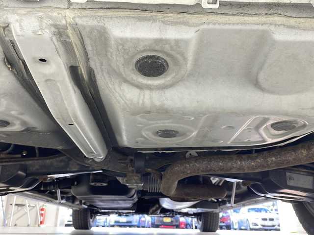 トヨタ ヴェルファイア ハイブリット エグゼクティブ ラウンジ 岐阜県 2015(平27)年 4万km ホワイトパールクリスタルシャイン 純正メーカーナビ　/フルセグＴＶ　/純正リアエンターテイメントシステム/パノラミックビューモニター　/ＪＢＬプレミアムサウンドシステム　/ツインムーンルーフ　/レーダークルーズコントロール　/シートヒーター/プリクラッシュセーフティセンス/両側パワースライドドア/パワーバックドア/スペアタイヤ/ビルトインETC/純正アルミホイル/ハンドルヒーター/スペアタイヤ/エンジンスタートボタン/電子パーキング/ホールド機能