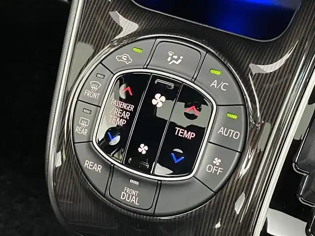 トヨタ エスクァイア 道央・札幌 2018(平30)年 5万km ホワイトパールクリスタルシャイン ・衝突被害軽減ブレーキ/・レーンキープアシスト/・クルーズコントロール/・オートハイビーム/・アルパインBIGXナビ/・フルセグ/BT/CD/DVD/USB/・バックカメラ/・寒冷地仕様/・両側パワースライドドア/・ハーフレザー/・シートヒーター/・ビルトインETC/・アイドリングストップ/・MTモード付AT/・社外AW付冬タイヤ積込【195/65R15】