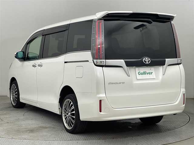 トヨタ エスクァイア Gi プレミアムパッケージ 道央・札幌 2018(平30)年 5万km ホワイトパールクリスタルシャイン ・衝突被害軽減ブレーキ/・レーンキープアシスト/・クルーズコントロール/・オートハイビーム/・アルパインBIGXナビ/・フルセグ/BT/CD/DVD/USB/・バックカメラ/・寒冷地仕様/・両側パワースライドドア/・ハーフレザー/・シートヒーター/・ビルトインETC/・アイドリングストップ/・MTモード付AT/・社外AW付冬タイヤ積込【195/65R15】