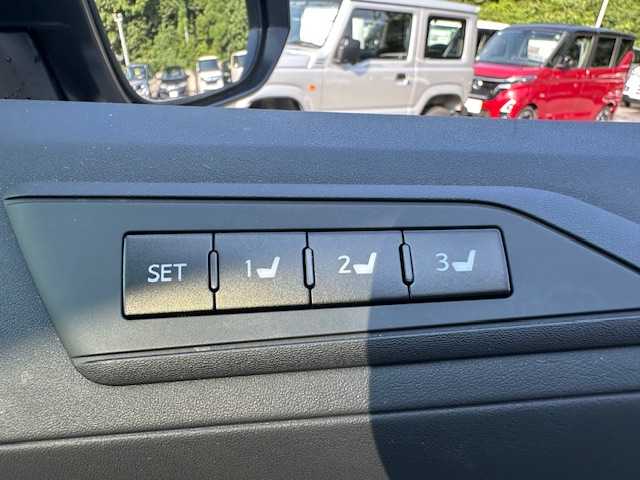 トヨタ アルファード S Cパッケージ 大阪府 2022(令4)年 3.1万km ホワイトパールクリスタルシャイン ダブルサンルーフ/モデリスタエアロ/フリップダウンモニター/純正9型ナビ/フルセグ/Bluetooth/DVD/CD/バックカメラ/三眼LEDヘッドライト/トヨタセーフティセンス/ブラインドスポットモニター/デジタルインナーミラー/ブラックレザーシート/パワーシート/オットマンチェア/シートヒーター/エアシート/電動リアゲート/両側パワースライドドア/スマートキー×2