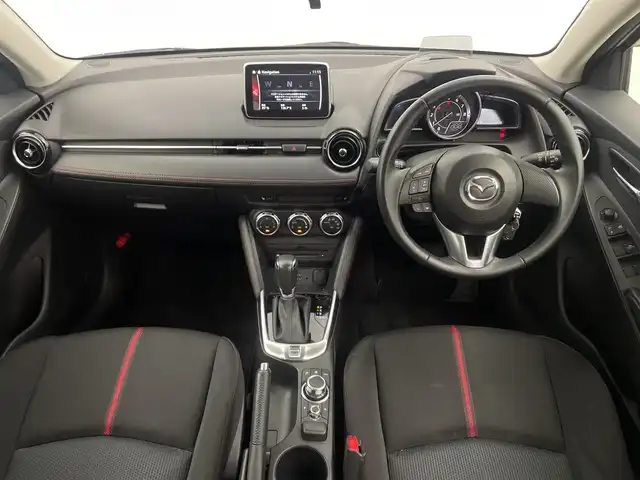 マツダ デミオ 13S ツーリング 三重県 2016(平28)年 2.5万km スノーフレイクホワイトパールマイカ 禁煙車/マツダコネクトナビ/AM/FM/CD/DVD/BT/USB/フルセグTV/バックカメラ/衝突軽減ブレーキ/BSM/LDA/純正ETC/シートヒーター（D席）/ステアリングスイッチ /革巻きステアリング/MTモード付きAT/純正フロアマット/スマートキー/プッシュスタート/社外アルミホイール/オートライト/LEDヘッドライト/HUD