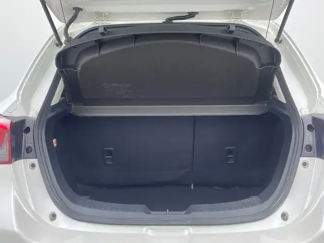 マツダ デミオ 13S ツーリング 三重県 2016(平28)年 2.5万km スノーフレイクホワイトパールマイカ 禁煙車/マツダコネクトナビ/AM/FM/CD/DVD/BT/USB/フルセグTV/バックカメラ/衝突軽減ブレーキ/BSM/LDA/純正ETC/シートヒーター（D席）/ステアリングスイッチ /革巻きステアリング/MTモード付きAT/純正フロアマット/スマートキー/プッシュスタート/社外アルミホイール/オートライト/LEDヘッドライト/HUD