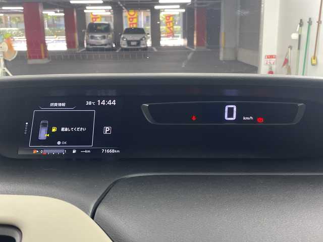 日産 セレナ ハイウェイスター G 愛知県 2017(平29)年 7.2万km カシミヤグレージュ 禁煙車/純正9インチナビ/（CD/DVD/Blu-ray/フルセグTV/Bluetooth）/全方位カメラ/フリップダウンモニター/デジタルルームミラー/プロパイロット/エマージェンシーブレーキ/レーンキープアシスト/追従式クルーズコントロール/クリアランスソナー/パーキングアシスト/ETC/ドライブレコーダー/純正16インチアルミホイール/スマートキー/プッシュスタート/純正フロアマット/LEDヘッドライト/フロントフォグライト/横滑り防止装置