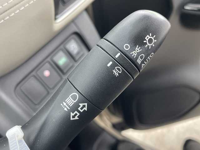 日産 セレナ ハイウェイスター G 愛知県 2017(平29)年 7.2万km カシミヤグレージュ 禁煙車/純正9インチナビ/（CD/DVD/Blu-ray/フルセグTV/Bluetooth）/全方位カメラ/フリップダウンモニター/デジタルルームミラー/プロパイロット/エマージェンシーブレーキ/レーンキープアシスト/追従式クルーズコントロール/クリアランスソナー/パーキングアシスト/ETC/ドライブレコーダー/純正16インチアルミホイール/スマートキー/プッシュスタート/純正フロアマット/LEDヘッドライト/フロントフォグライト/横滑り防止装置