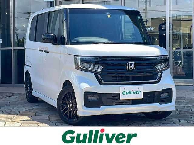 ホンダ Ｎ ＢＯＸ カスタム L ターボ スタイル+ブラック 静岡県 2023(令5)年 2.3万km プラチナホワイトパール ワンオーナー/ホンダセンシング/・衝突軽減ブレーキ/・アクティブクルーズコントロール/・レーンキープアシスト/・コーナーセンサー/・ロードサインアシスト/・先行車発進お知らせ機能/アルパイン9型ディスプレイオーディオ/・USB/HDMI/Bluetooth/・Apple CarPlay/Android Auto/・ラジオ/主要装備/・バックカメラ　/・両側パワースライドドア　　/・ＬＥＤヘッドライト　/・パドルシフト　/・ステアリングリモコン　/・シートヒーター　/・プッシュスタート/・ハーフレザーシート/・オートライト/・オートホールド