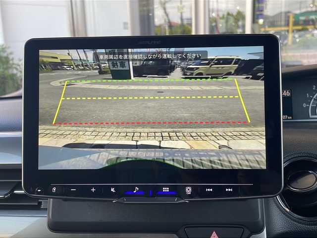 ホンダ Ｎ ＢＯＸ カスタム L ターボ スタイル+ブラック 静岡県 2023(令5)年 2.3万km プラチナホワイトパール ワンオーナー/ホンダセンシング/・衝突軽減ブレーキ/・アクティブクルーズコントロール/・レーンキープアシスト/・コーナーセンサー/・ロードサインアシスト/・先行車発進お知らせ機能/アルパイン9型ディスプレイオーディオ/・USB/HDMI/Bluetooth/・Apple CarPlay/Android Auto/・ラジオ/主要装備/・バックカメラ　/・両側パワースライドドア　　/・ＬＥＤヘッドライト　/・パドルシフト　/・ステアリングリモコン　/・シートヒーター　/・プッシュスタート/・ハーフレザーシート/・オートライト/・オートホールド