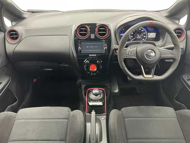 日産 ノート e－パワー ニスモ 愛知県 2017(平29)年 1.7万km スーパーブラック 純正ナビ/・フルセグＴＶ/・Ｂｌｕｅｔｏｏｔｈ/アラウンドビューモニター/デジタルインナーミラー/ＥＴＣ/エマージェンシーブレーキ/踏み間違い防止/レーンキープ/フォグランプ/ニスモ専用シート/スペアキー/禁煙車