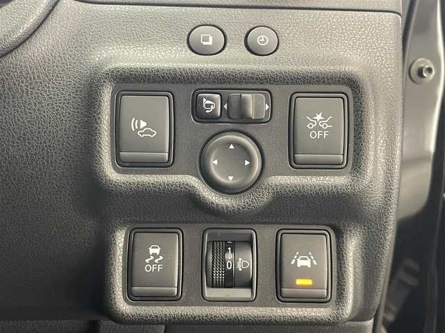 日産 ノート e－パワー ニスモ 愛知県 2017(平29)年 1.7万km スーパーブラック 純正ナビ/・フルセグＴＶ/・Ｂｌｕｅｔｏｏｔｈ/アラウンドビューモニター/デジタルインナーミラー/ＥＴＣ/エマージェンシーブレーキ/踏み間違い防止/レーンキープ/フォグランプ/ニスモ専用シート/スペアキー/禁煙車