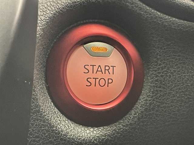 日産 ノート e－パワー ニスモ 愛知県 2017(平29)年 1.7万km スーパーブラック 純正ナビ/・フルセグＴＶ/・Ｂｌｕｅｔｏｏｔｈ/アラウンドビューモニター/デジタルインナーミラー/ＥＴＣ/エマージェンシーブレーキ/踏み間違い防止/レーンキープ/フォグランプ/ニスモ専用シート/スペアキー/禁煙車