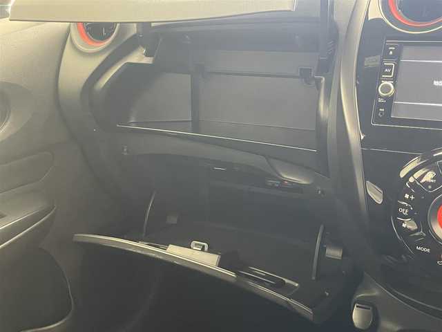 日産 ノート e－パワー ニスモ 愛知県 2017(平29)年 1.7万km スーパーブラック 純正ナビ/・フルセグＴＶ/・Ｂｌｕｅｔｏｏｔｈ/アラウンドビューモニター/デジタルインナーミラー/ＥＴＣ/エマージェンシーブレーキ/踏み間違い防止/レーンキープ/フォグランプ/ニスモ専用シート/スペアキー/禁煙車