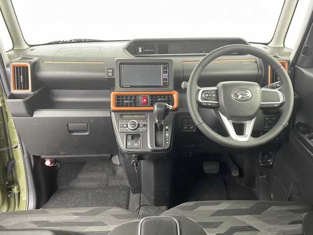 ダイハツ タント ファンクロスターボ 神奈川県 2022(令4)年 2.9万km フォレストカーキメタリック ナビ（NMZK-W72D）/【Bluetooth/フルセグTV/CD/DVD】/ターボ車/両側パワースライドドア/衝突被害軽減ブレーキ/前後コーナーセンサー/アイドリングストップ/シートヒーター/ETC/オートエアコン/ドライブレコーダー/ステアリングスイッチ/LEDオートライト/純正15インチアルミホイール/電動格納ミラー