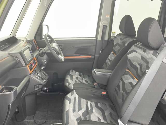 ダイハツ タント ファンクロスターボ 神奈川県 2022(令4)年 2.9万km フォレストカーキメタリック ナビ（NMZK-W72D）/【Bluetooth/フルセグTV/CD/DVD】/ターボ車/両側パワースライドドア/衝突被害軽減ブレーキ/前後コーナーセンサー/アイドリングストップ/シートヒーター/ETC/オートエアコン/ドライブレコーダー/ステアリングスイッチ/LEDオートライト/純正15インチアルミホイール/電動格納ミラー