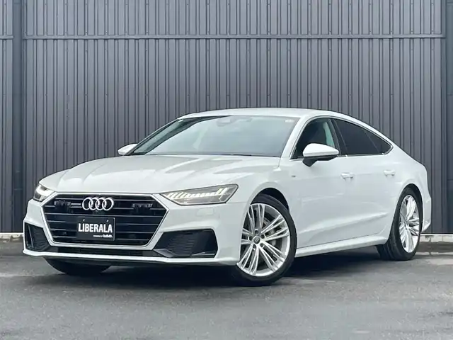 アウディ Ａ７ SB 55TFSIクワトロ デビューパッケージ 福島県 2019(令1)年 4.1万km グレイシアホワイトメタリック アシスタンスパッケージ/・フロントクロストラフィックアシスト・/・アウディプレセンスリヤ/・アウディサイドアシスト/・アウディプレセンス360/・サラウンドビューカメラ/・カーブストーンアシスト/・リヤサイドエアバッグ/・アダプティブウインドウワイパー/ドライビングパッケージ/・ダイナミックオールホイールステアリング/・ダンピングコントロールサスペンション/HDマトリクスLEDヘッドライトレーザーライトパッケージ/純正ナビ(USB/BT/SD)/フルセグTV/アダプティブクルーズコントロール/バーチャルコクピット/黒レザーシート/シートヒーター/パワーシート/純正20AW/取扱説明書/保証書/スペアキー