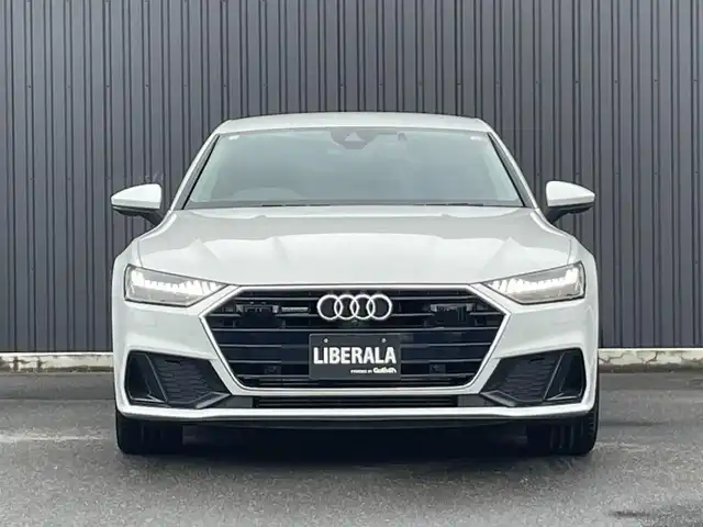 アウディ Ａ７ SB 55TFSIクワトロ デビューパッケージ 福島県 2019(令1)年 4.1万km グレイシアホワイトメタリック アシスタンスパッケージ/・フロントクロストラフィックアシスト・/・アウディプレセンスリヤ/・アウディサイドアシスト/・アウディプレセンス360/・サラウンドビューカメラ/・カーブストーンアシスト/・リヤサイドエアバッグ/・アダプティブウインドウワイパー/ドライビングパッケージ/・ダイナミックオールホイールステアリング/・ダンピングコントロールサスペンション/HDマトリクスLEDヘッドライトレーザーライトパッケージ/純正ナビ(USB/BT/SD)/フルセグTV/アダプティブクルーズコントロール/バーチャルコクピット/黒レザーシート/シートヒーター/パワーシート/純正20AW/取扱説明書/保証書/スペアキー