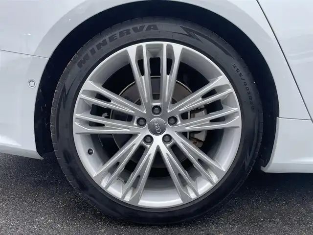 アウディ Ａ７ SB 55TFSIクワトロ デビューパッケージ 福島県 2019(令1)年 4.1万km グレイシアホワイトメタリック アシスタンスパッケージ/・フロントクロストラフィックアシスト・/・アウディプレセンスリヤ/・アウディサイドアシスト/・アウディプレセンス360/・サラウンドビューカメラ/・カーブストーンアシスト/・リヤサイドエアバッグ/・アダプティブウインドウワイパー/ドライビングパッケージ/・ダイナミックオールホイールステアリング/・ダンピングコントロールサスペンション/HDマトリクスLEDヘッドライトレーザーライトパッケージ/純正ナビ(USB/BT/SD)/フルセグTV/アダプティブクルーズコントロール/バーチャルコクピット/黒レザーシート/シートヒーター/パワーシート/純正20AW/取扱説明書/保証書/スペアキー