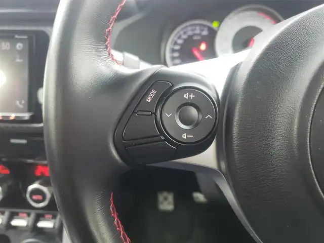 トヨタ ８６ GT 愛知県 2019(平31)年 8.2万km クリスタルホワイトパール ６F/BLITZダイレクトサクションパイプ/BLITZ車高調/TYPE HUTキャリパー/マフラーカッター/社外フロントスポイラー/スワンネッグリアウィング/社外ディスプレイオーディオ/・Bluetooth/・FM/AM/クルーズコントロール/革巻きステアリング/ステアリングリモコン/バックカメラ/社外USB/ETC