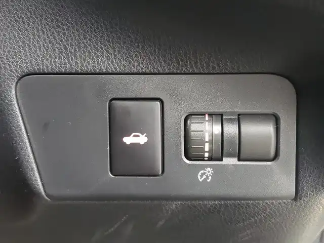 トヨタ ８６ GT 愛知県 2019(平31)年 8.2万km クリスタルホワイトパール ６F/BLITZダイレクトサクションパイプ/BLITZ車高調/TYPE HUTキャリパー/マフラーカッター/社外フロントスポイラー/スワンネッグリアウィング/社外ディスプレイオーディオ/・Bluetooth/・FM/AM/クルーズコントロール/革巻きステアリング/ステアリングリモコン/バックカメラ/社外USB/ETC