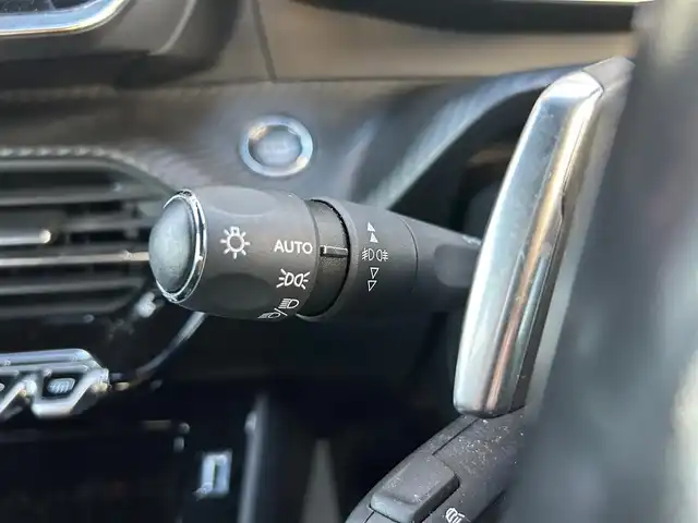 プジョー ２００８ GTライン 石川県 2020(令2)年 3.9万km 赤 衝突軽減ブレーキ/アダプティブクルーズコントロール/ブラインドスポットモニター/レーンキープアシスト/ＡｐｐｌｅＣａｒＰｌａｙ/バックカメラ/サイドカメラ/クリアランスソナー/ＥＴＣ/ＬＥＤライト
