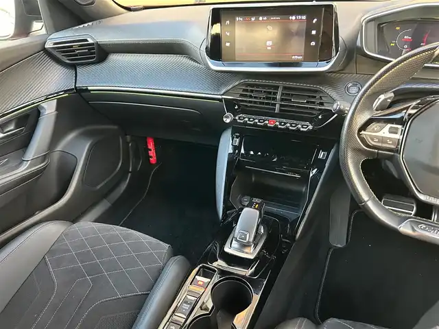 プジョー ２００８ GTライン 石川県 2020(令2)年 3.9万km 赤 衝突軽減ブレーキ/アダプティブクルーズコントロール/ブラインドスポットモニター/レーンキープアシスト/ＡｐｐｌｅＣａｒＰｌａｙ/バックカメラ/サイドカメラ/クリアランスソナー/ＥＴＣ/ＬＥＤライト
