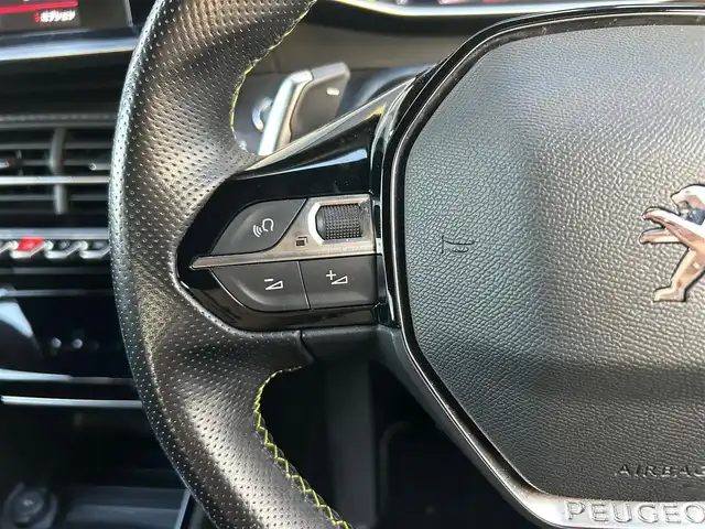 プジョー ２００８ GTライン 石川県 2020(令2)年 3.9万km 赤 衝突軽減ブレーキ/アダプティブクルーズコントロール/ブラインドスポットモニター/レーンキープアシスト/ＡｐｐｌｅＣａｒＰｌａｙ/バックカメラ/サイドカメラ/クリアランスソナー/ＥＴＣ/ＬＥＤライト