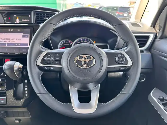 トヨタ ルーミー カスタムG－T 宮城県 2020(令2)年 6.3万km パールホワイトⅢ スマートアシスト/・衝突警報機能/・衝突回避支援ブレーキ機能/・ブレーキ制御付誤発進抑制機能/・先行車発進お知らせ機能/・アダプティブドライビングビーム/・アダプティブクルーズコントロール/・ふらつき警報/・サイドビューランプ/・コーナーセンサー/・路側逸脱警報/・標識認識機能/純正9インチナビ（NSZT-Y68T）/・CD/DVD/・Bluetooth/・フルセグTV/バックカメラ/ビルトインETC2.0/ドライブレコーダー/ウェルカムパワースライドドア（両側）/革巻きステアリング/ステアリングスイッチ/LEDヘッドランプ/フォグランプ/オートライト/電動パーキングブレーキ/ブレーキホールド/スマートキー＆プッシュスタート/スペアキー/電動格納ミラー/純正15インチAW/純正ドアバイザー/Wエアバッグ