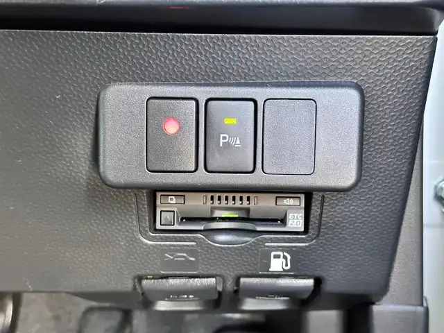 トヨタ ルーミー カスタムG－T 宮城県 2020(令2)年 6.3万km パールホワイトⅢ スマートアシスト/・衝突警報機能/・衝突回避支援ブレーキ機能/・ブレーキ制御付誤発進抑制機能/・先行車発進お知らせ機能/・アダプティブドライビングビーム/・アダプティブクルーズコントロール/・ふらつき警報/・サイドビューランプ/・コーナーセンサー/・路側逸脱警報/・標識認識機能/純正9インチナビ（NSZT-Y68T）/・CD/DVD/・Bluetooth/・フルセグTV/バックカメラ/ビルトインETC2.0/ドライブレコーダー/ウェルカムパワースライドドア（両側）/革巻きステアリング/ステアリングスイッチ/LEDヘッドランプ/フォグランプ/オートライト/電動パーキングブレーキ/ブレーキホールド/スマートキー＆プッシュスタート/スペアキー/電動格納ミラー/純正15インチAW/純正ドアバイザー/Wエアバッグ