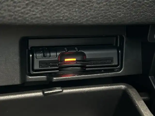 日産 セレナ ニスモ 埼玉県 2019(令1)年 7.9万km ダイヤモンドブラック エマージェンシーブレーキ　/プロパイロット /純正9インチメモリナビ/　　CD/DVD/BT/フルセグ /アラウンドビューモニター /両側パワースライドドア /LEDオートライト /純正17インチアルミホイール /電子パーキング/ステアリングスイッチ /純正ETC