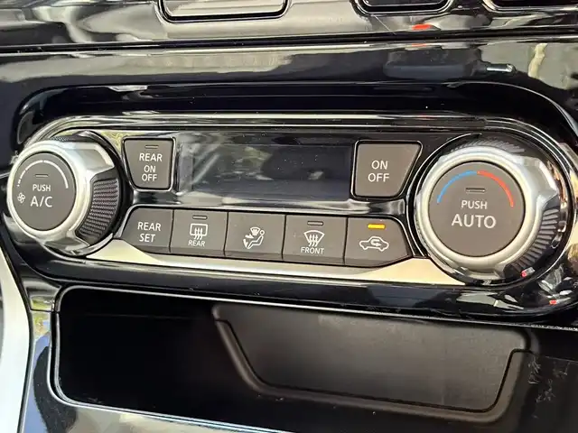 日産 セレナ ハイウェイスター 栃木県 2016(平28)年 13.9万km ダイヤモンドブラック (株)IDOMが運営する【じしゃロン宇都宮店】の自社ローン専用車両になります。こちらは現金またはオートローンご利用時の価格です。自社ローンご希望の方は別途その旨お申付け下さい/禁煙車/純正ＳＤナビ/アラウンドビューモニター/Ｂｌｕｅｔｏｏｔｈ接続/ＣＤ／ＤＶＤ/ＥＴＣ/両側パワースライドドア/コーナーセンサー/プッシュスタート/サンシェード/クルーズコントロール