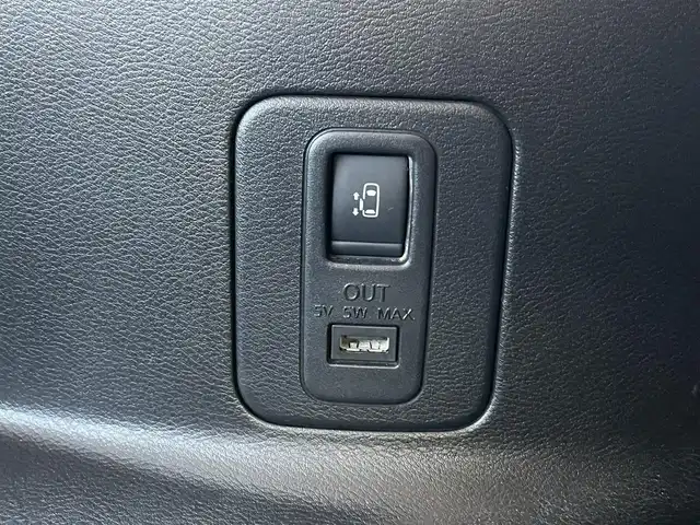 日産 セレナ ハイウェイスター 栃木県 2016(平28)年 13.9万km ダイヤモンドブラック (株)IDOMが運営する【じしゃロン宇都宮店】の自社ローン専用車両になります。こちらは現金またはオートローンご利用時の価格です。自社ローンご希望の方は別途その旨お申付け下さい/禁煙車/純正ＳＤナビ/アラウンドビューモニター/Ｂｌｕｅｔｏｏｔｈ接続/ＣＤ／ＤＶＤ/ＥＴＣ/両側パワースライドドア/コーナーセンサー/プッシュスタート/サンシェード/クルーズコントロール